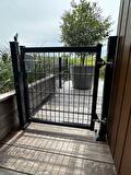 Op voetplaat in Grou