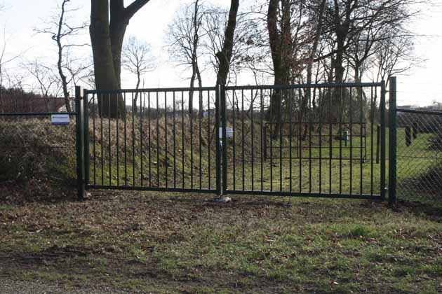 Dubbele spijlen draaipoort - Hoving Hekwerk B.V. Stadskanaal