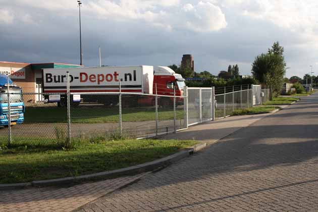 Dubbele spijlen draaipoort - Hoving Hekwerk B.V. Stadskanaal