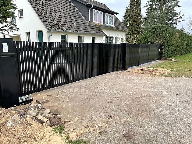 Lamellen poort en Hekwerk Ringe Hoving Hekwerk B.V. Stadskanaal