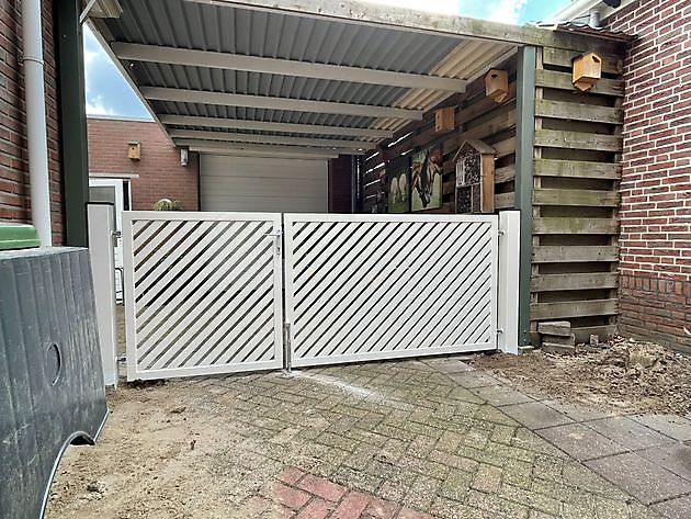 Lamellen poort Ter Apel Hoving Hekwerk B.V. Stadskanaal