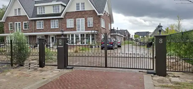 Bronzen Sierhekwerk, Almere - Hoving Hekwerk B.V. Stadskanaal