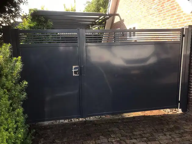 Dichte draaipoort, Winschoten Hoving Hekwerk B.V. Stadskanaal