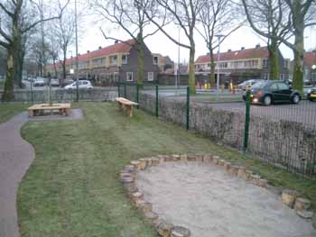 Afrastering om speelveld Hoving Hekwerk B.V. Stadskanaal