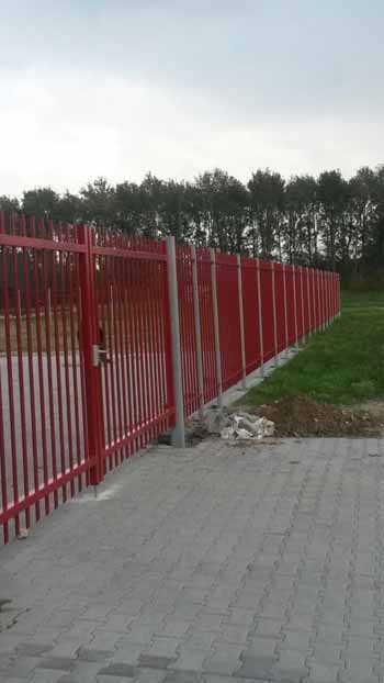 Schuifpoort Spijlhekwerk Doorgestoken spijl Hoving Hekwerk B.V. Stadskanaal