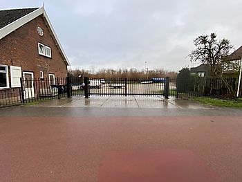 Spijlenpoort in Ameide Hoving Hekwerk B.V. Stadskanaal