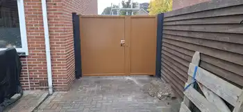 Dichte draaipoort Nieuw-Buinen - Hoving Hekwerk B.V. Stadskanaal
