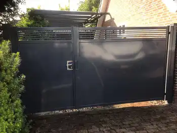 Dichte draaipoort, Winschoten Hoving Hekwerk B.V. Stadskanaal